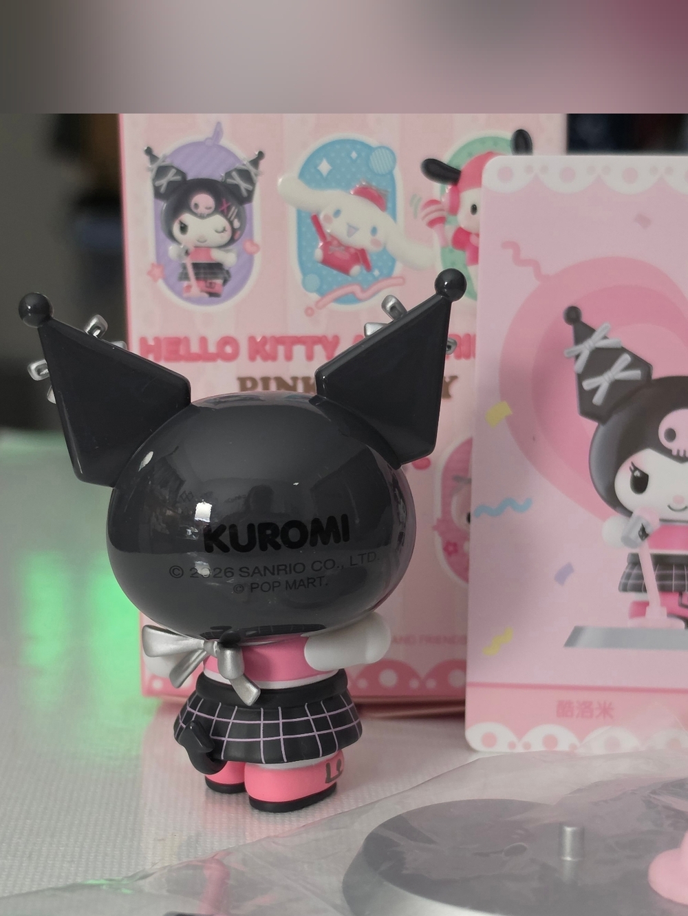 Hello Kitty And Friends Pink Party Series Figures  "Kuromi" - Picture 3 of 15